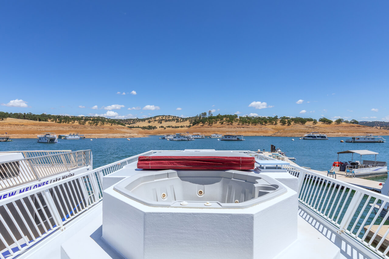 New Melones Lake Marina